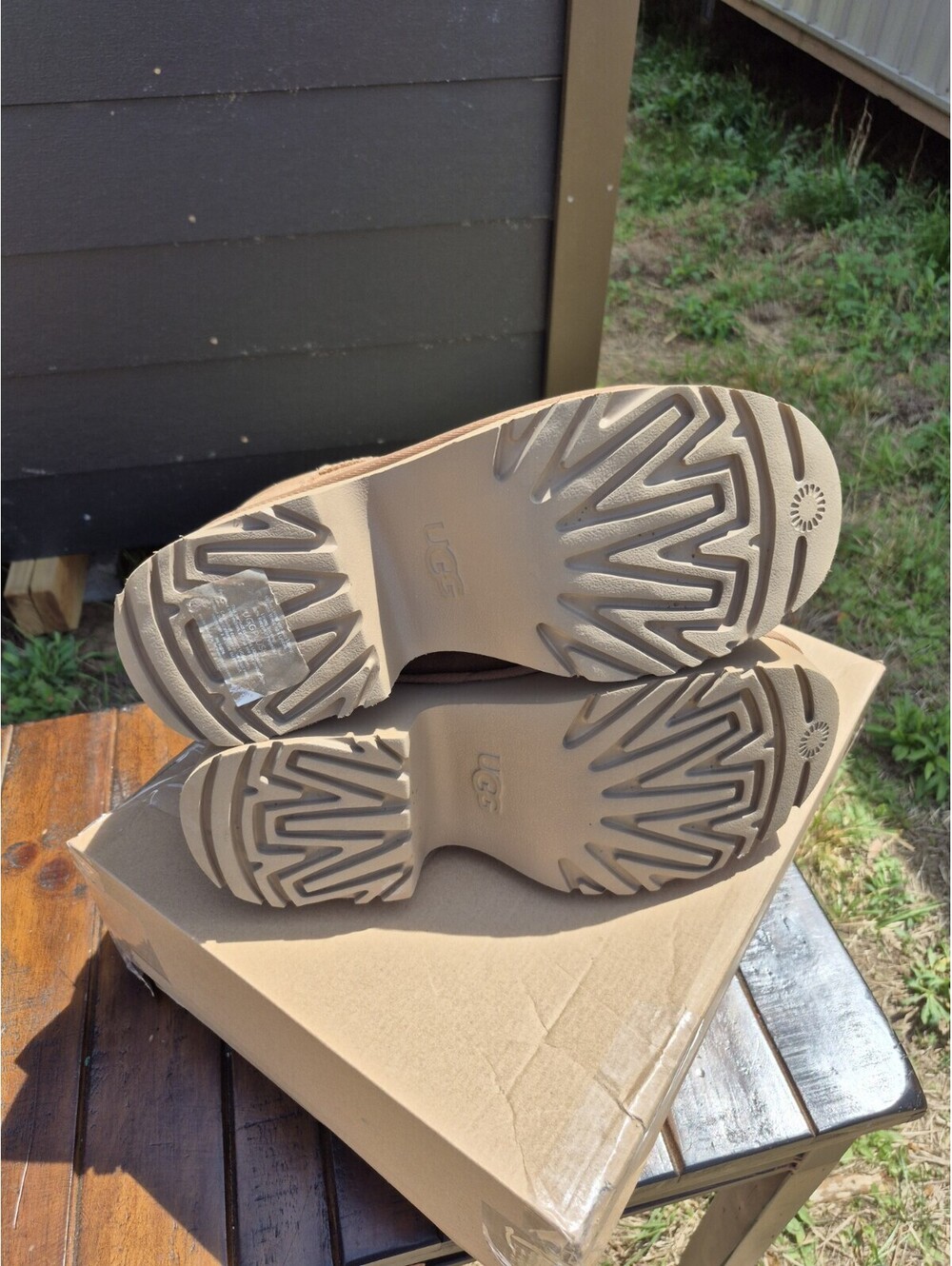 UGG Classic Ultra Mini Sand Boot Bootie Womens US Size 12 Suede $160  Platform - Picture 9 of 10